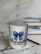 將圖片載入圖庫檢視器 She is Worthy!
